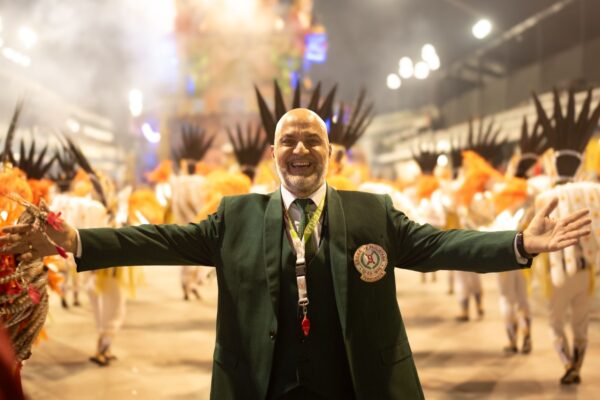 Mestre Adamastor na Avenida