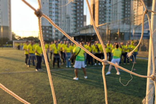 Futebol, Carnaval e Empresas: por que os grandes resultados dependem do jogo coletivo?